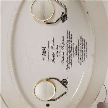 Vintage Bradford Exchange Marilyn Monroe Oval and Figure Wall Plate USA