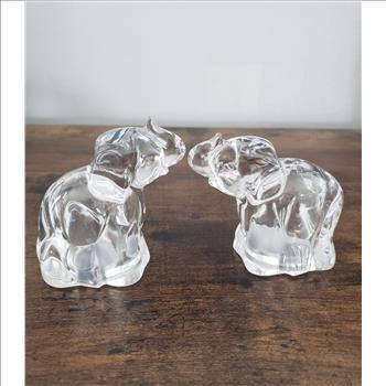 VTG Trunk Up Elephant Clear Glass Salt & Pepper Shakers Set