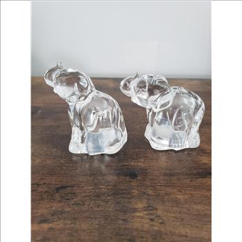 VTG Trunk Up Elephant Clear Glass Salt & Pepper Shakers Set