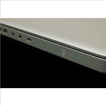 Apple Macbook Pro - 2.26 GHz Intel Core Duo - 4 GB Ram - 160 GB HD with Charger