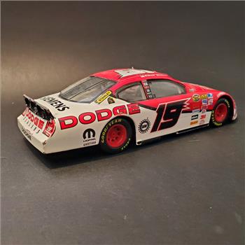 NASCAR Elliott Sadler #19 Dodge Dealers 2007 Charger 1:24 Action Diecast Car