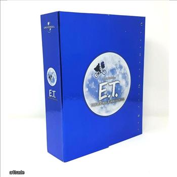 E.T. The Extra-Terrestrial Ultimate Gift Set 4 Discs by Steven Spielberg