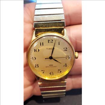 Vintage Mens TIMEX Water Resistant Quartz Stainless Steel Wrist Watch