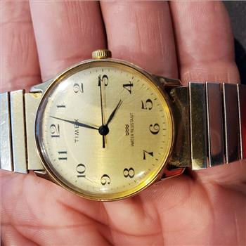 Vintage Mens TIMEX Water Resistant Quartz Stainless Steel Wrist Watch