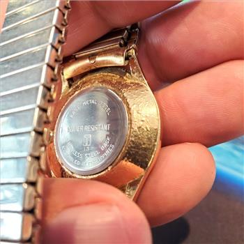 Vintage Mens TIMEX Water Resistant Quartz Stainless Steel Wrist Watch