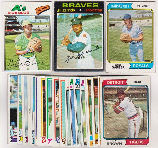 25 Different 1970's Topps Baseball Cards (1971-1979) w/ Vida Blue + More