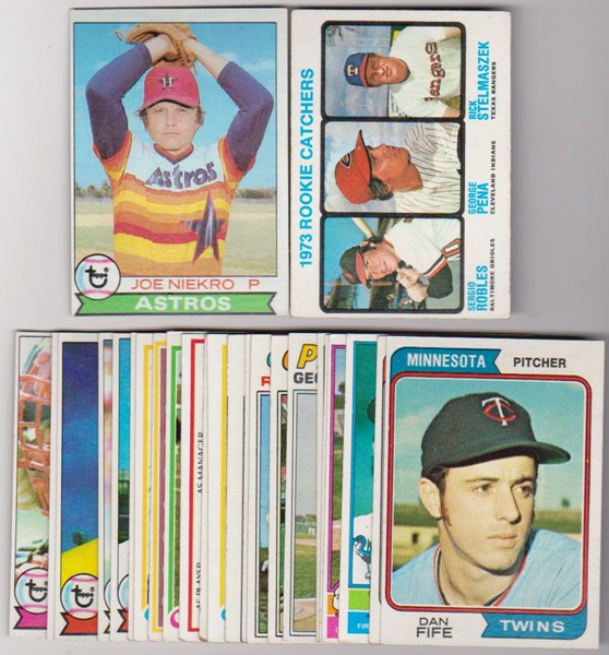 25 Different 1970's Topps Baseball Cards (1973-1979) w/ Joe Niekro + More