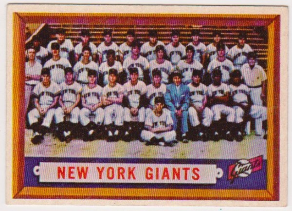 1957 Topps New York Giants Team Card #317 Card w/ Willie Mays + More