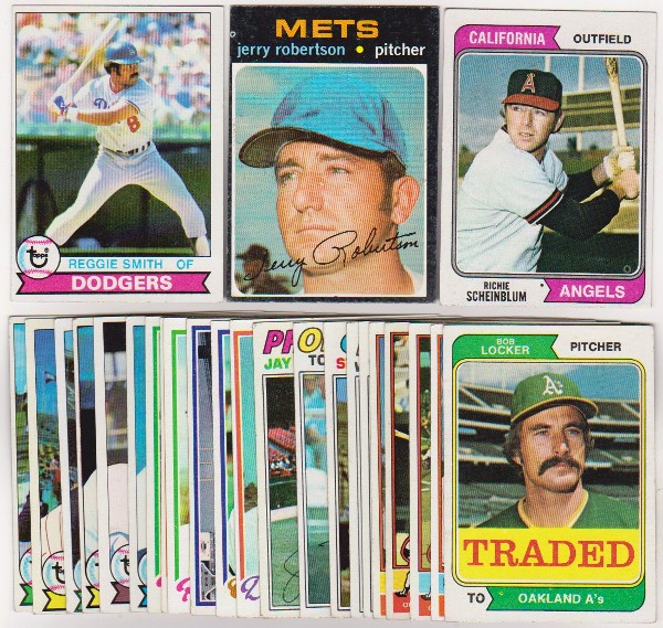 25 Different 1970's Topps Baseball Cards (1971-1979) w/ Reggie Smith + More