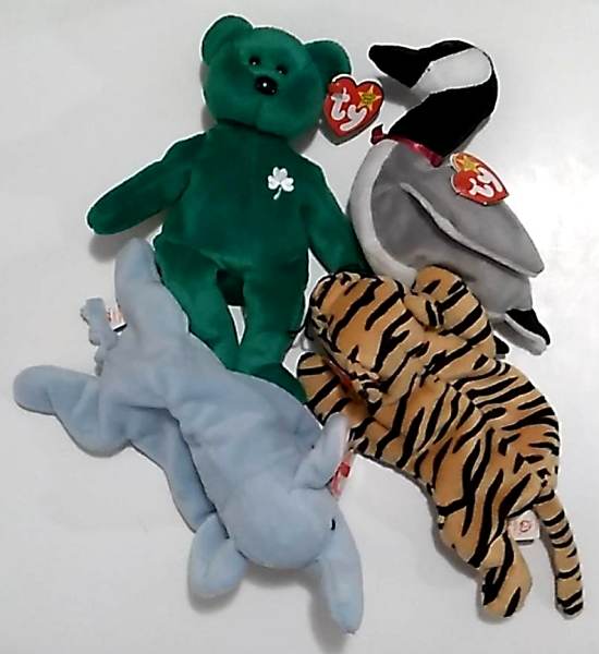 4 Different Ty Beanie Babies 19951998 w/ Erin The Bear + More