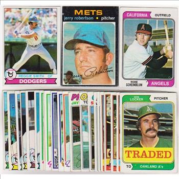 25 Different 1970's Topps Baseball Cards (1971-1979) w/ Reggie Smith + More