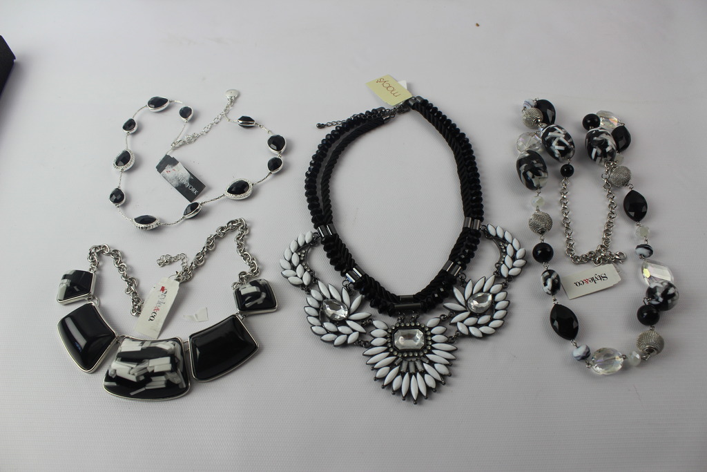 Jewelry Liquidation From Estate And Major Department Store Sale 4