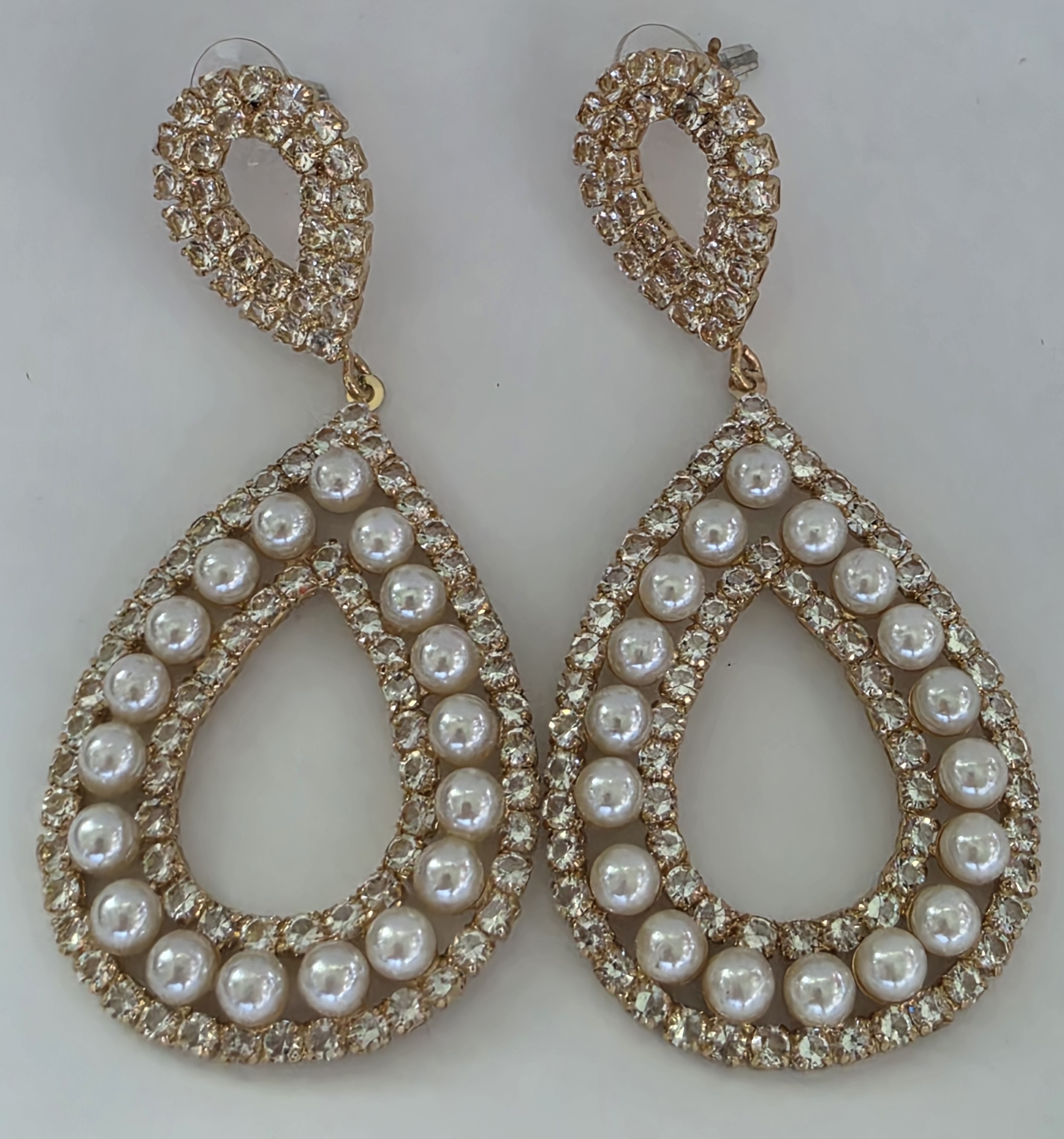 No Reserve Pearll & Austrian Crystal Dangle Earrings