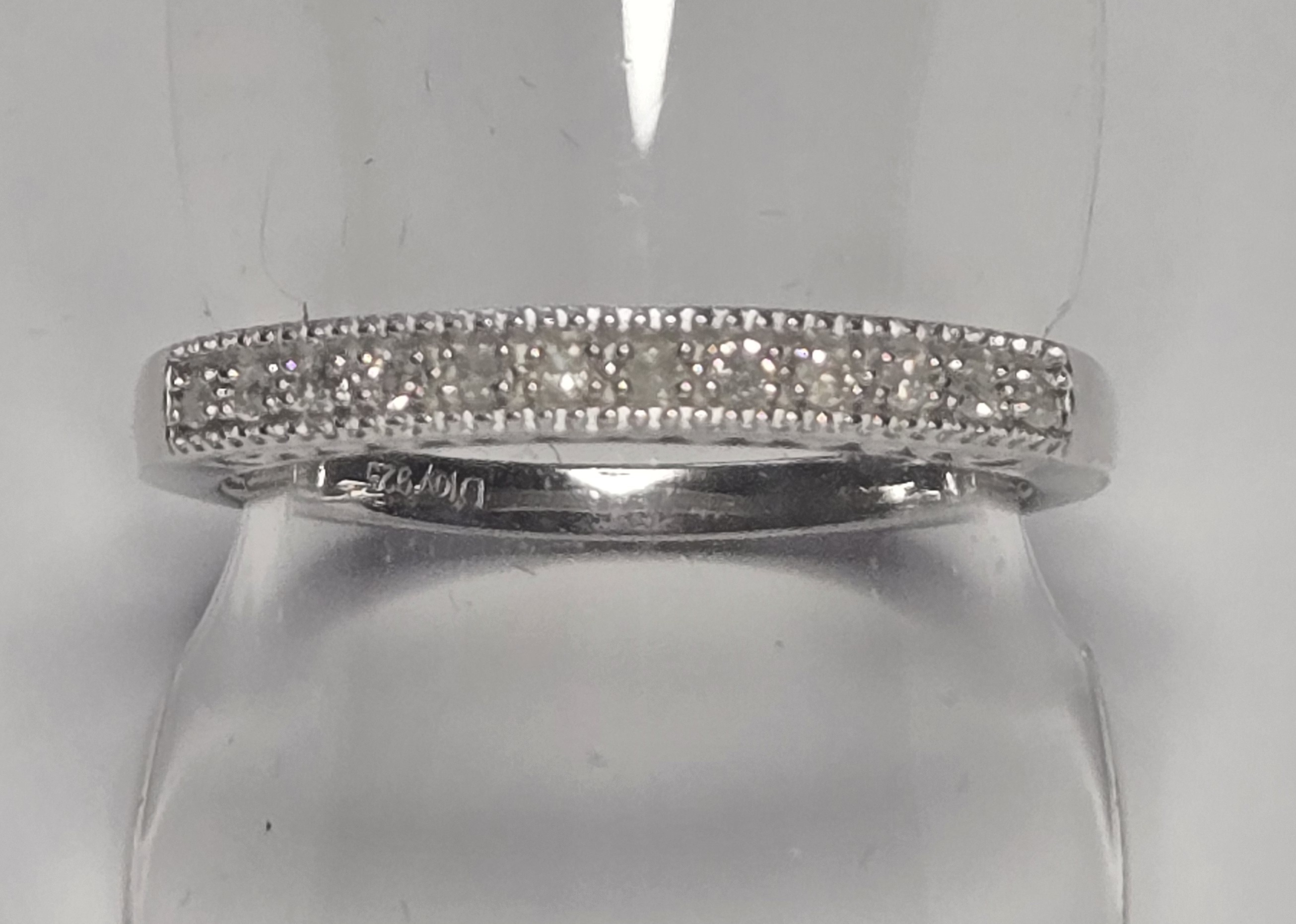 No Reserve .24 ct Natural Diamond Anniversary Ring Size 8