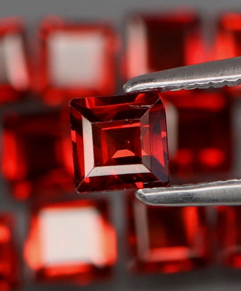 No Reserve VVS Natural Garnet Square Cut Loose Gemstone