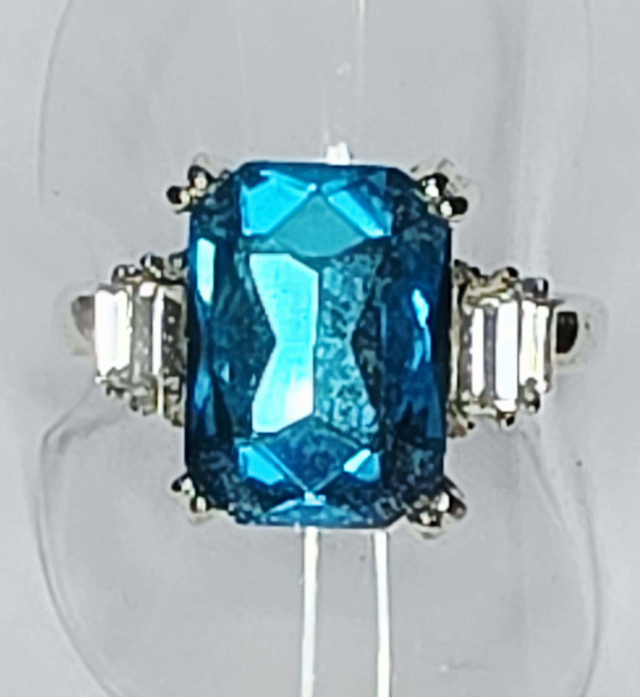 No Reserve  Blue & White Quartz Ring size 9
