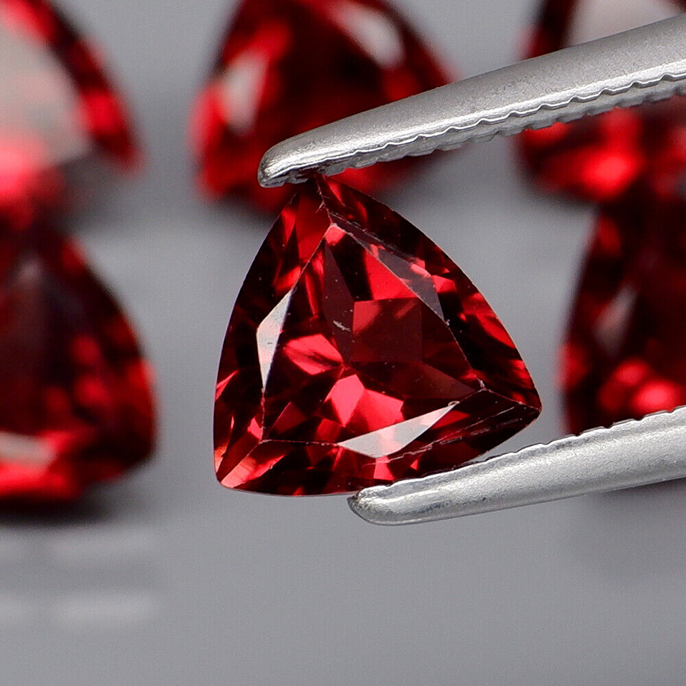 No Reserve VVS Natural Garnet Trillion Cut Loose Gemstone