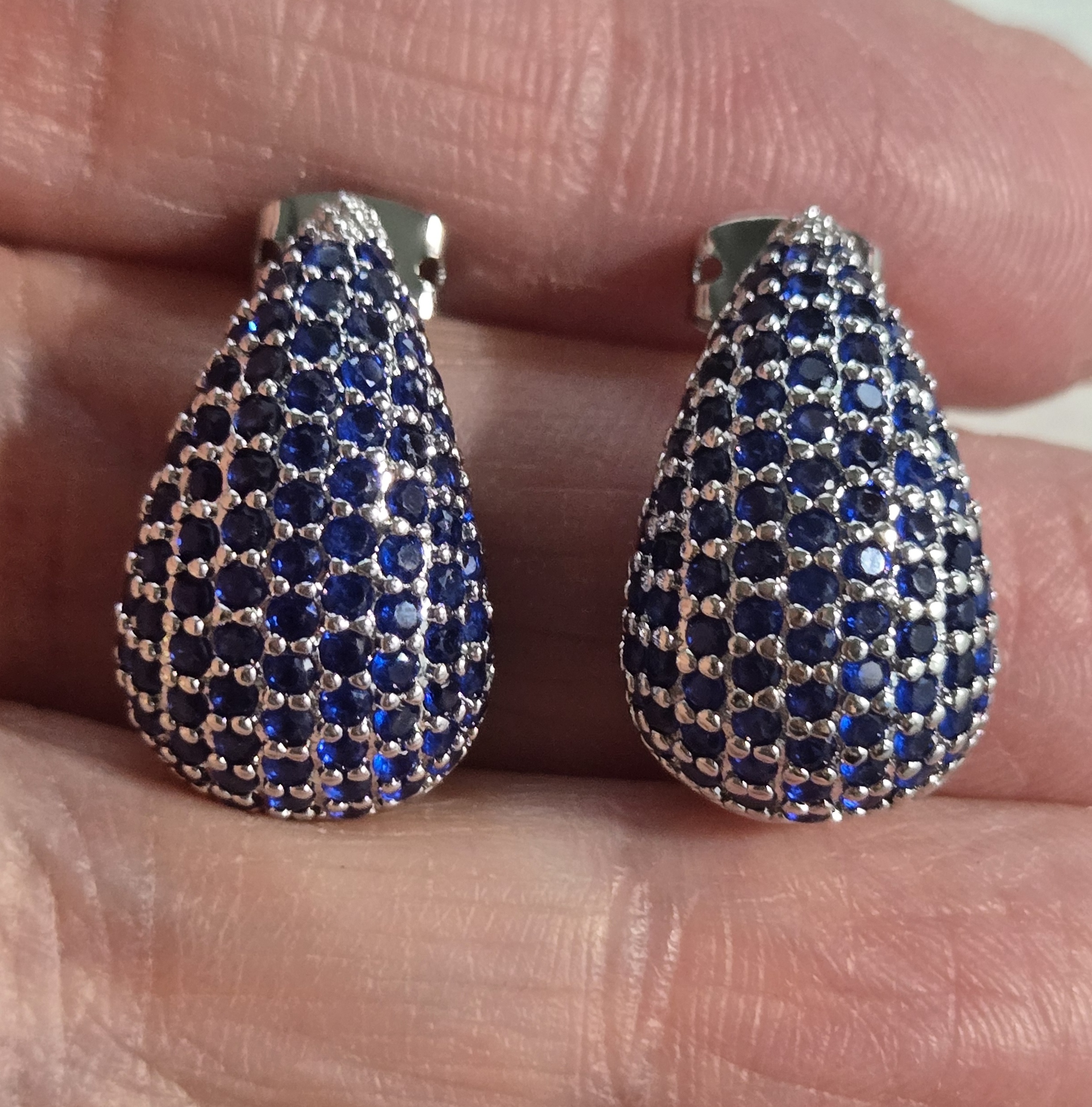 No Reserve Sapphire Tear Drop Stud Earrings