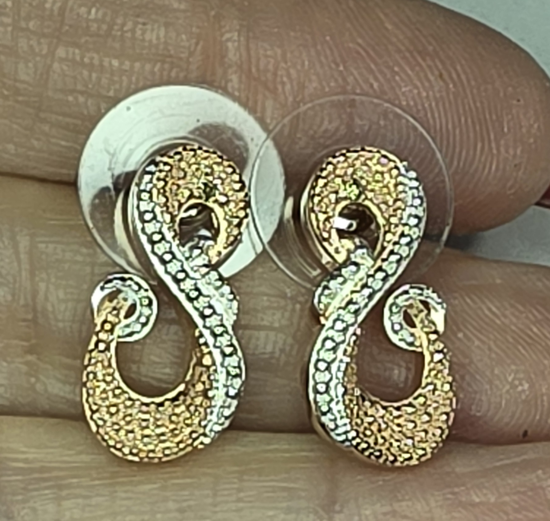 No Reserve Natural Diamond Earrings 