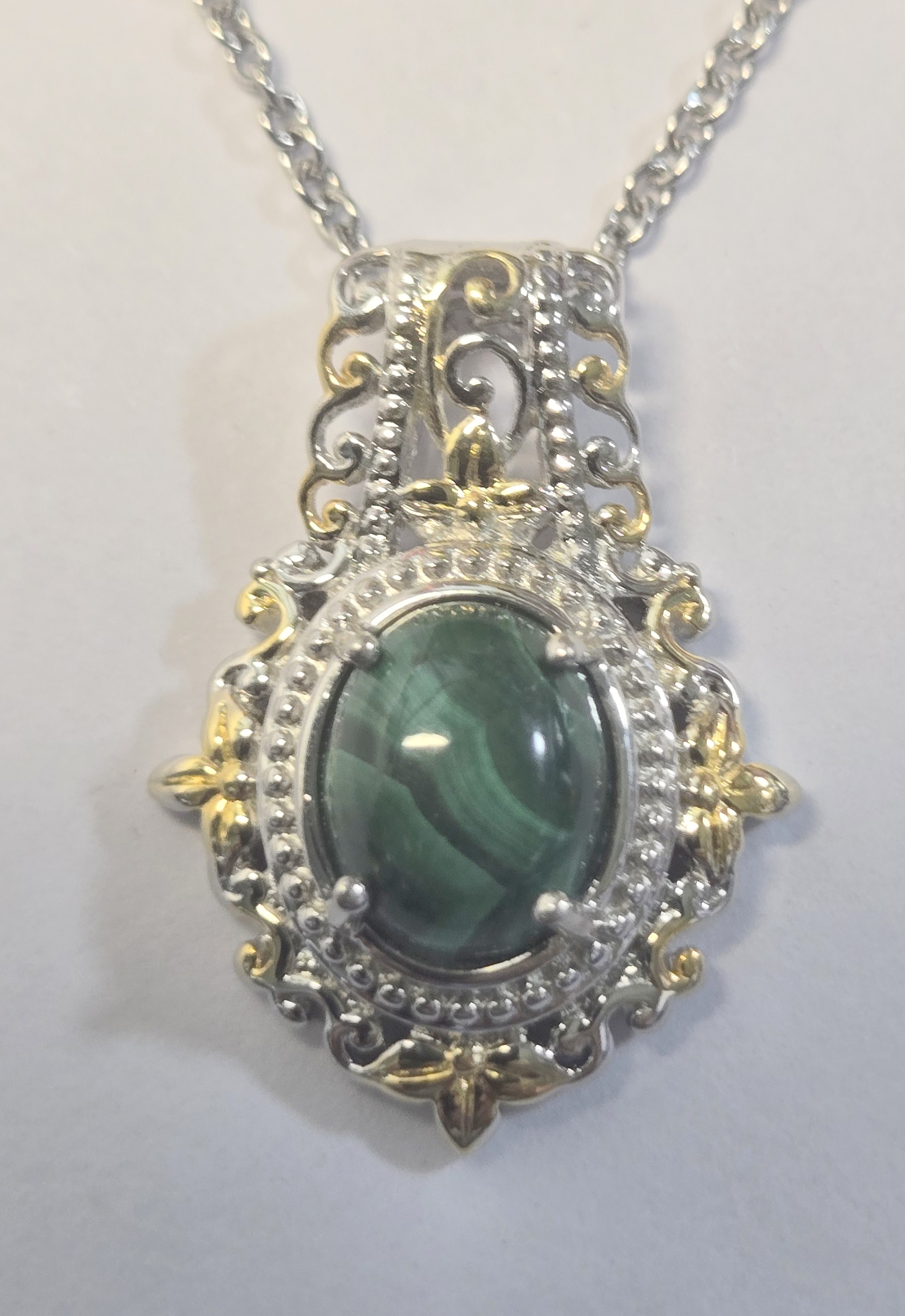 No Reserve Natural Malachite Pendant & Chain Necklace