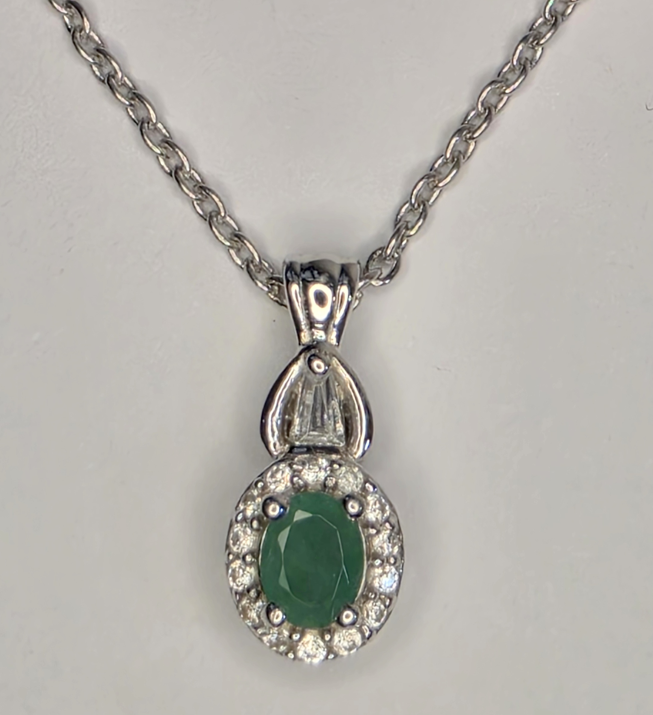 No Reserve Natural Emerald & Zircon Pendant & Chain Necklace