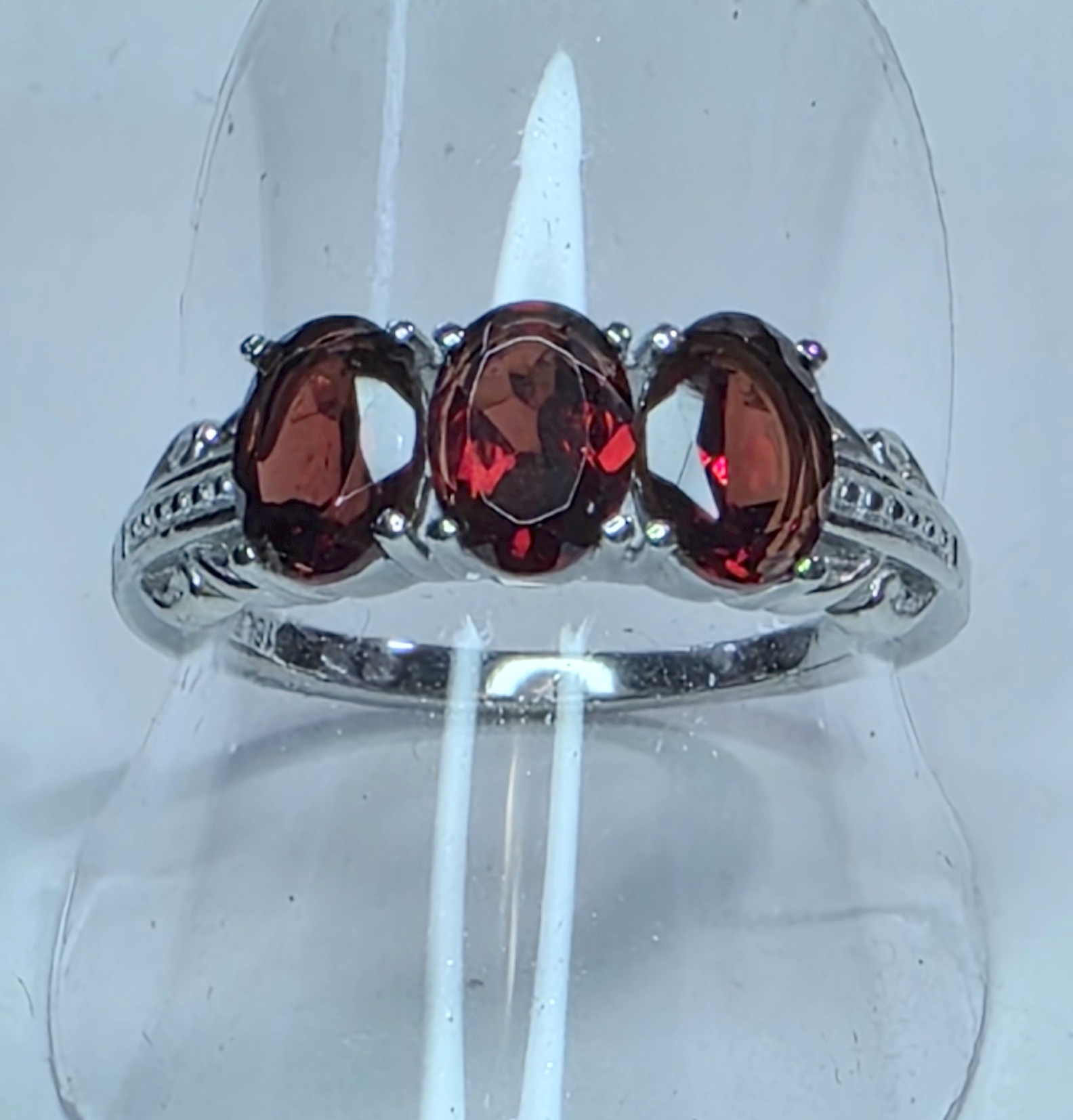 No Reserve Natural Garnet 3 Stone Ring Sze 10