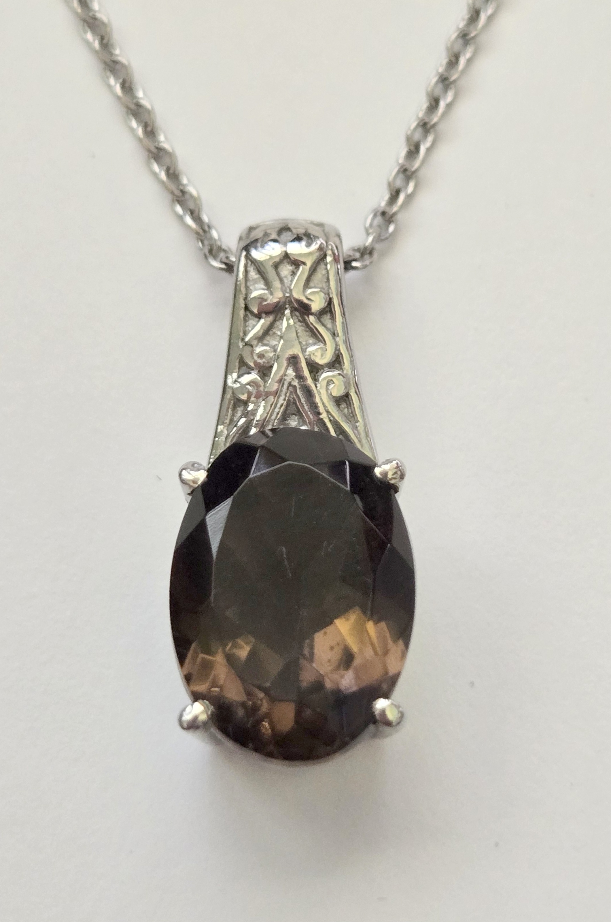 No Reserve Natural Smoky Quartz Pendant & Chain Necklace