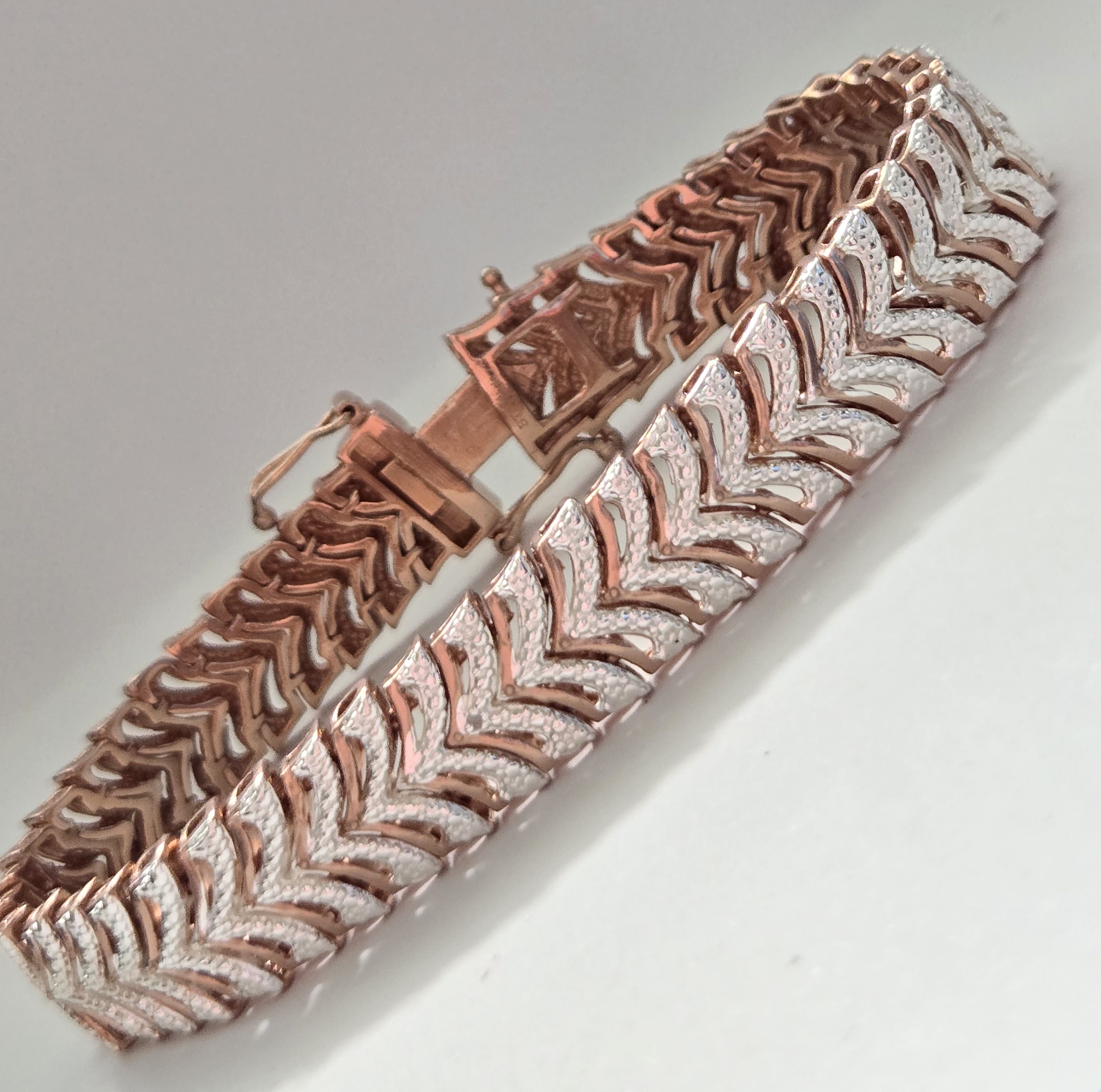 No Reserve Natural Diamond Tennis Bracelet