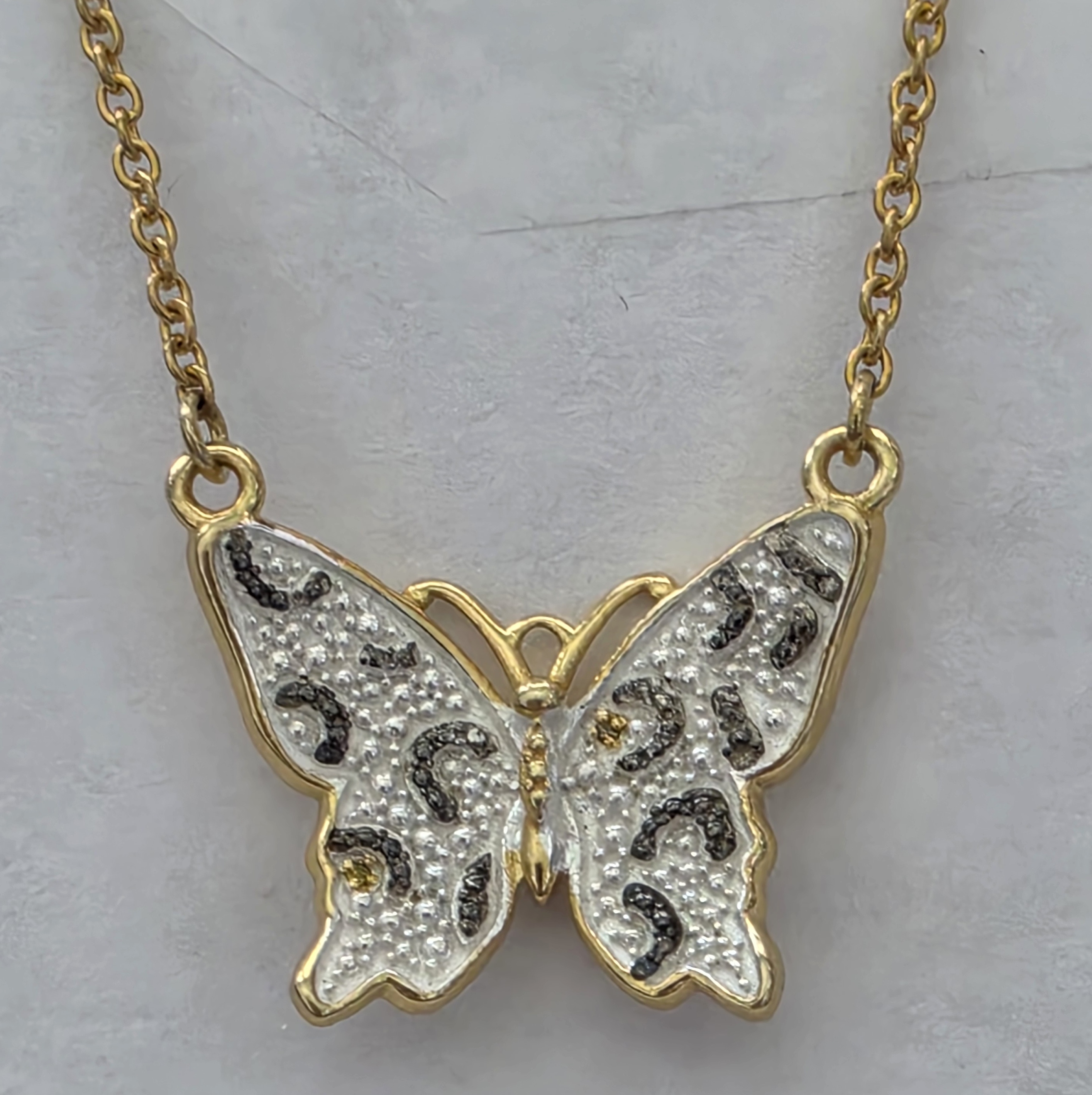 No Reserve Natural Diamond Heart Butterfly Pendant & Chain Necklae 