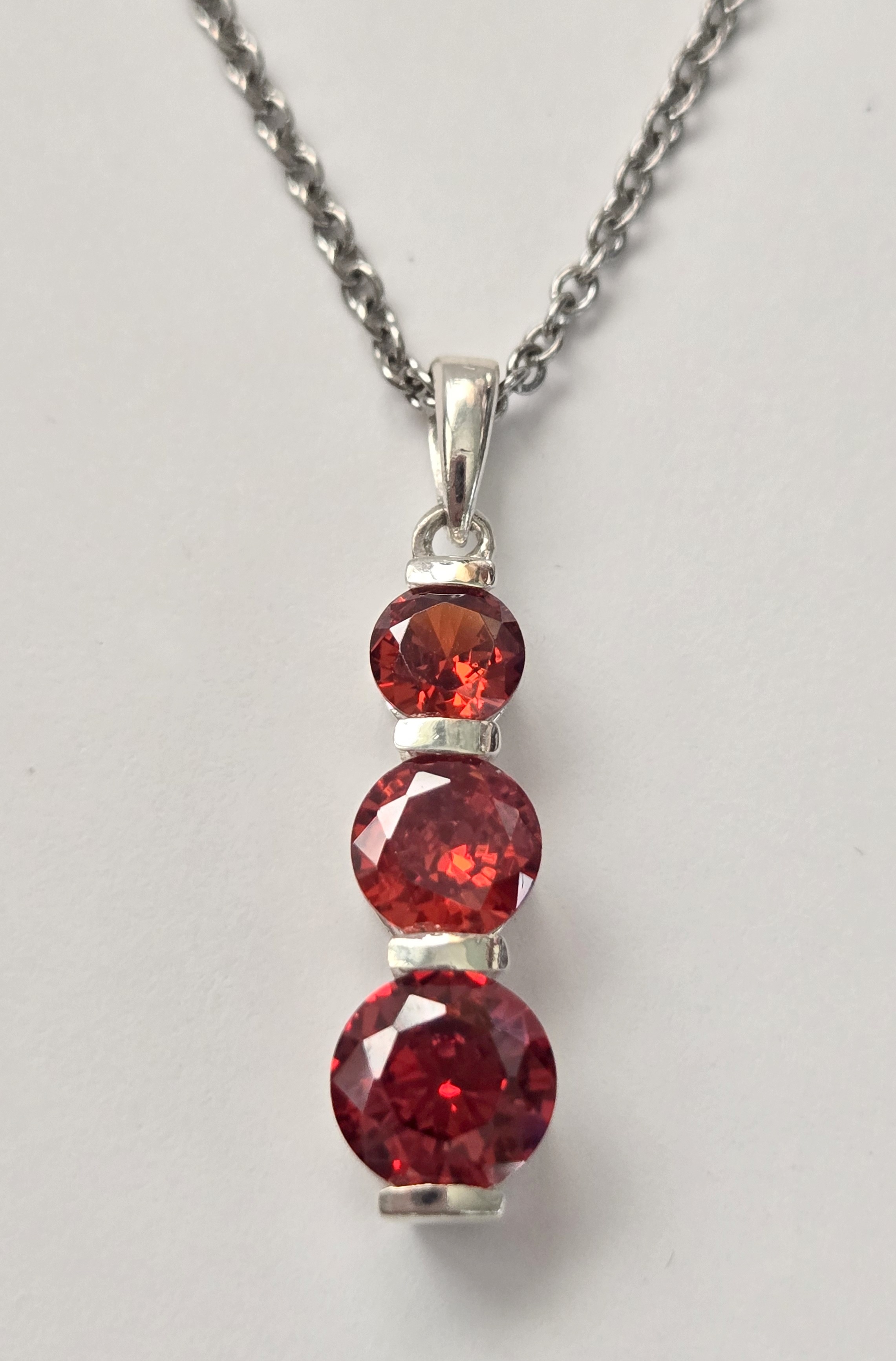 No Reserve Ruby 3 Stone Pendant & Chain Necklace