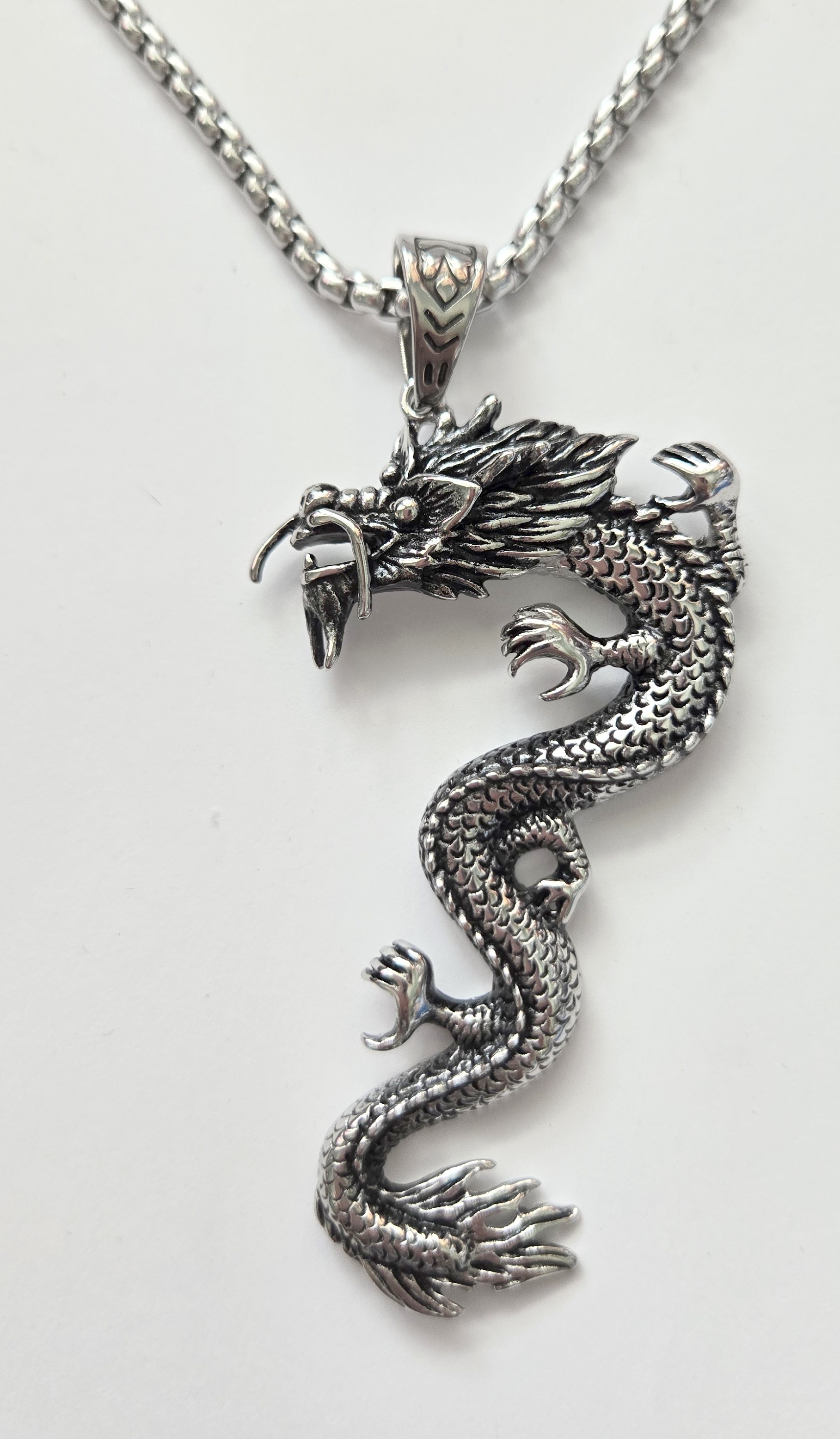 No Reserve Dragon Pendant & Chain Necklace