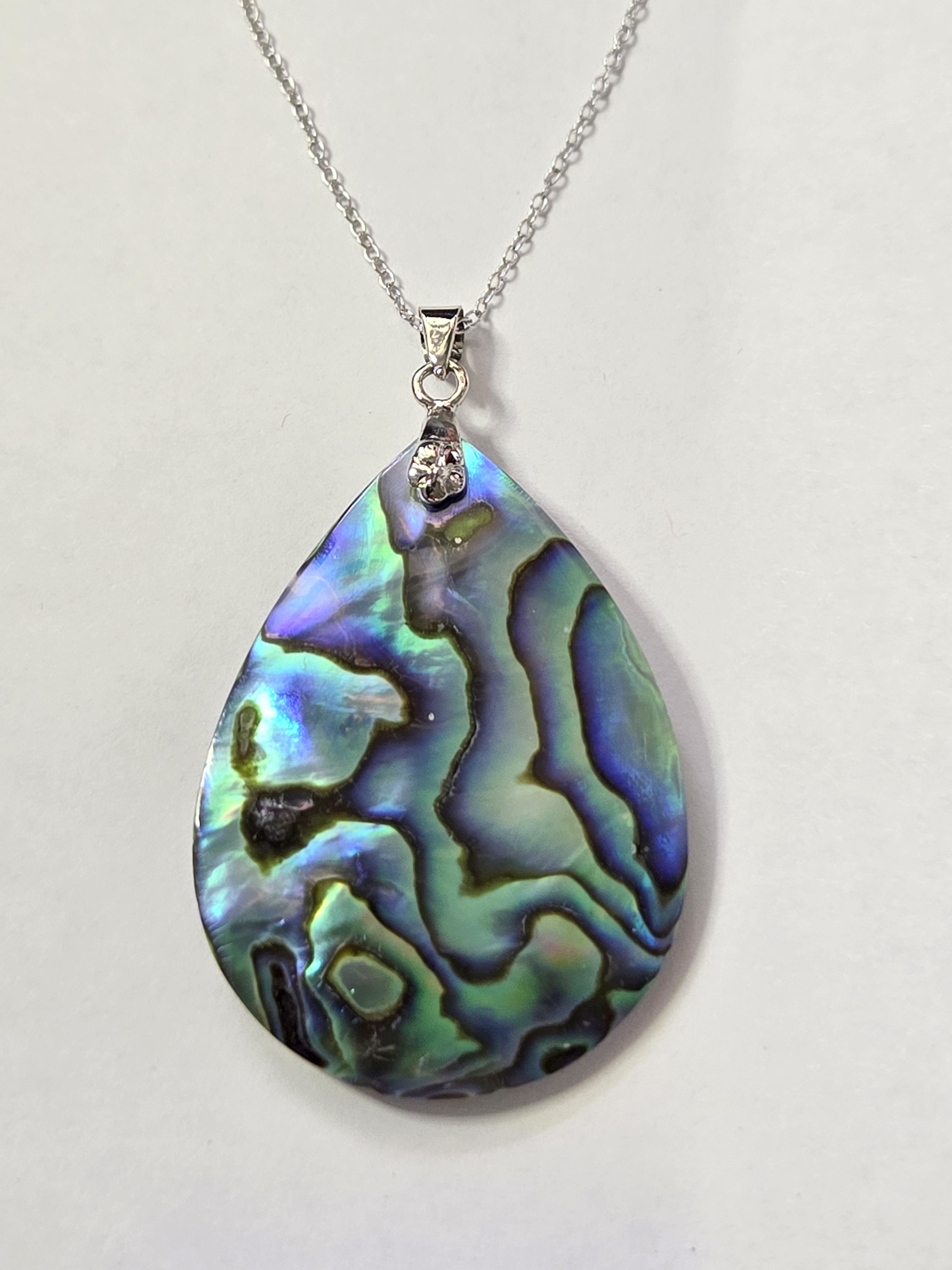 No Reserve Natural Abalone Shell Pendant & Chain Necklace