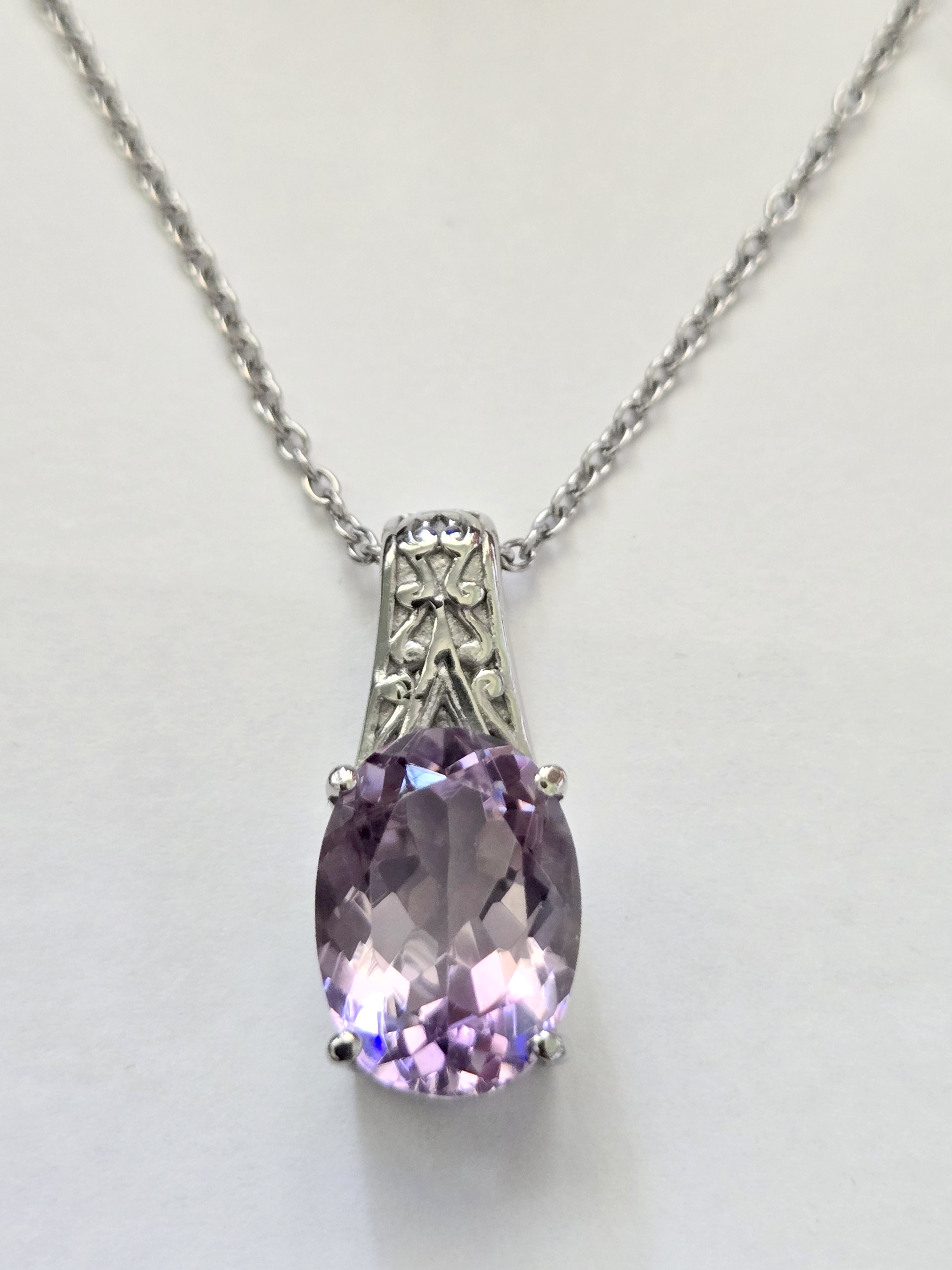 No Reserve Natural Amethyst Pendant & Chain Necklace