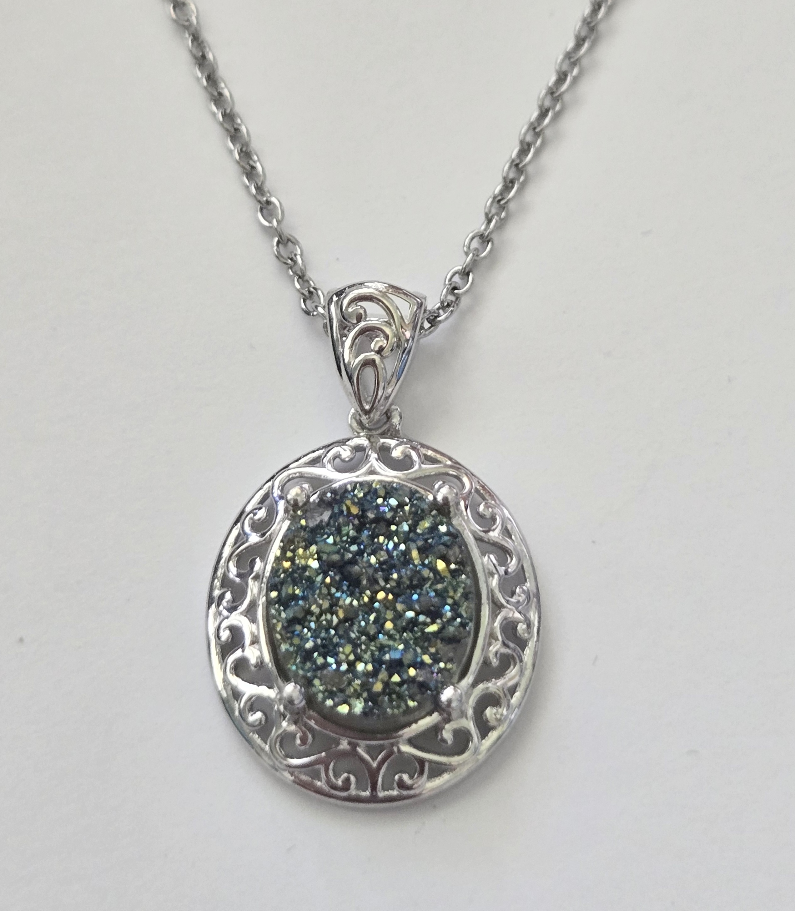 No Reserve Druzy Pendant & Chain Necklace