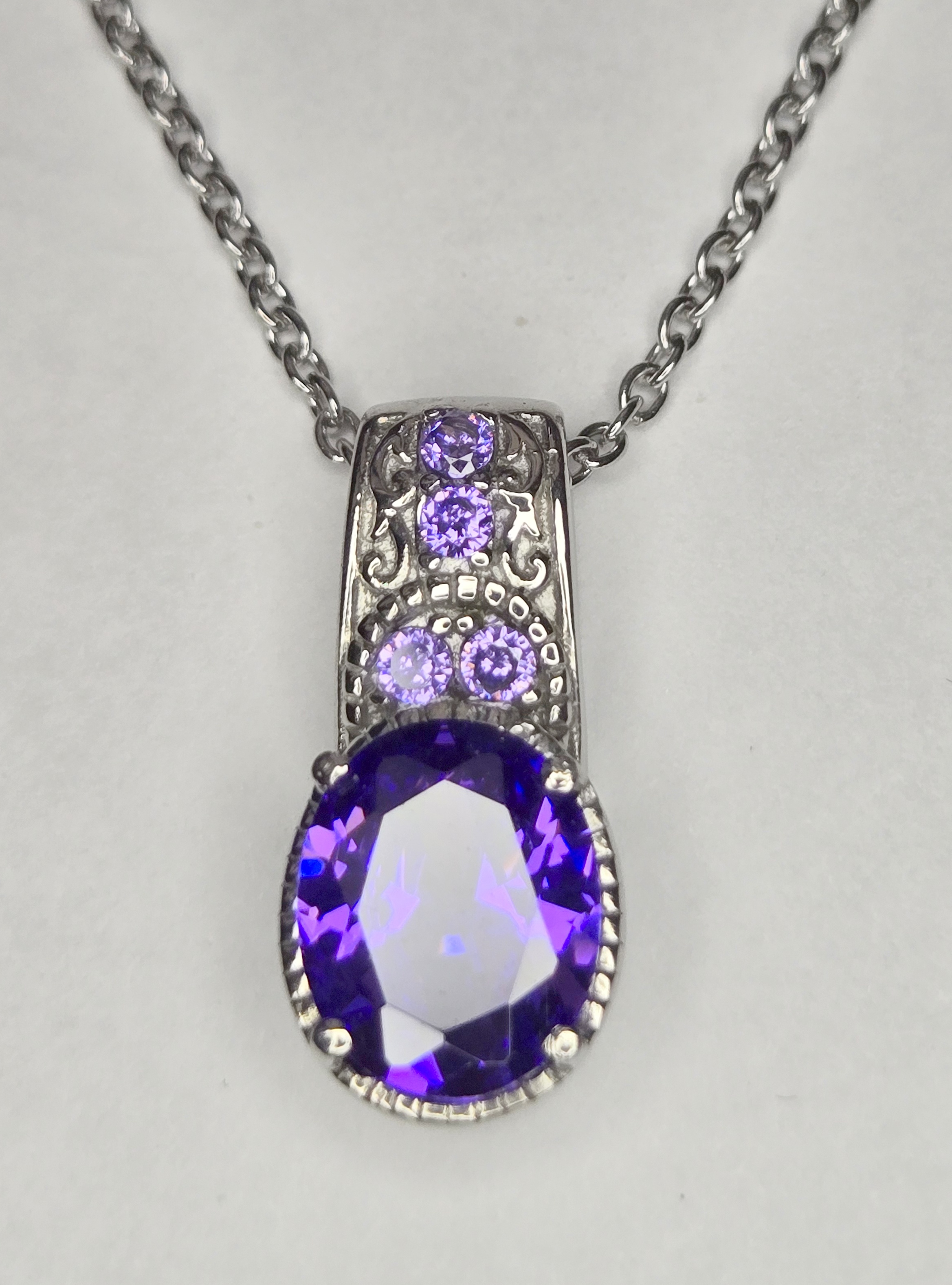 No Reserve Amethyst Pendant & Chain Necklace