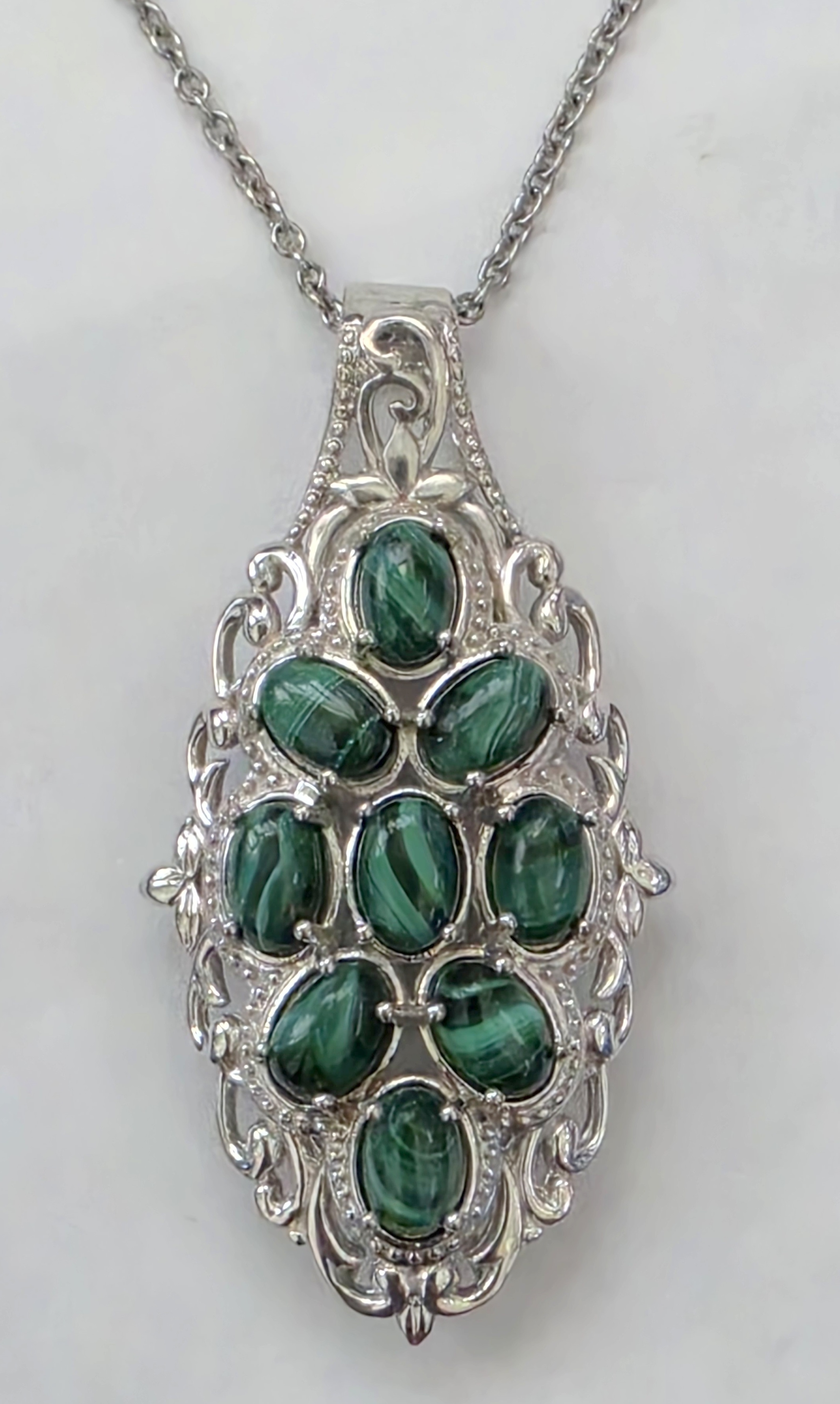 No Reserv Natural Malachite Pendant & Chain  Necklace