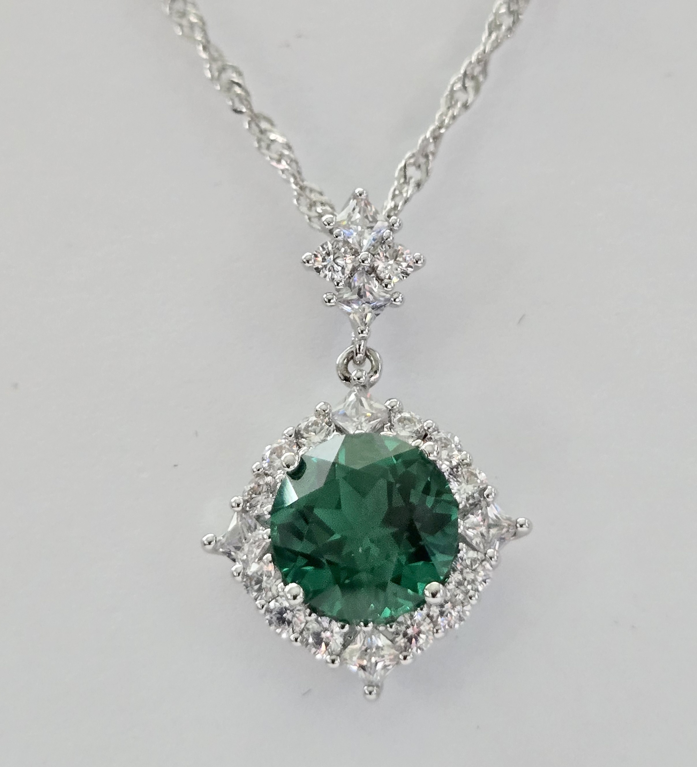 No Reserve Emerald & Zircon Pendant & Chain Necklace