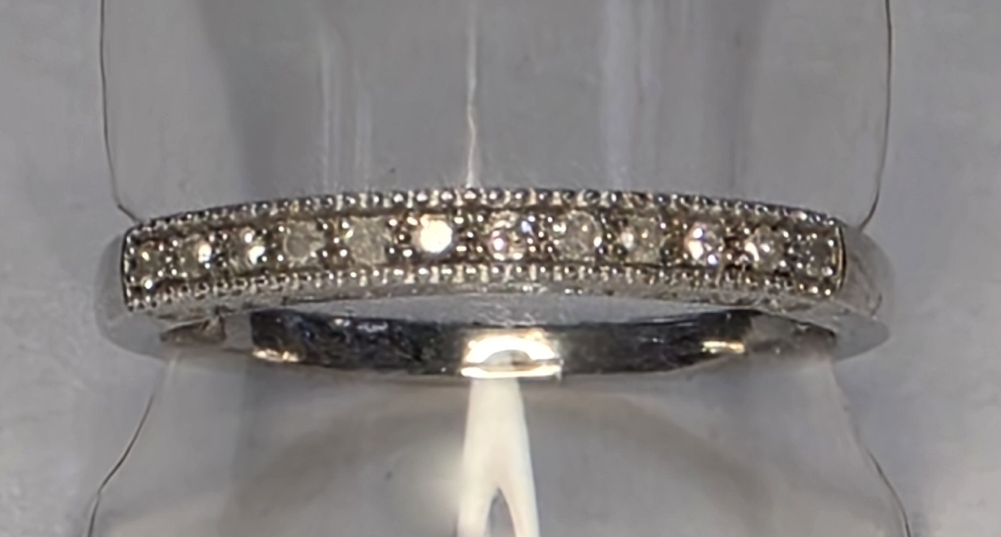 No Reserve ..;15 ct Natural; Diamond Anmiversary Ring Size 10 
