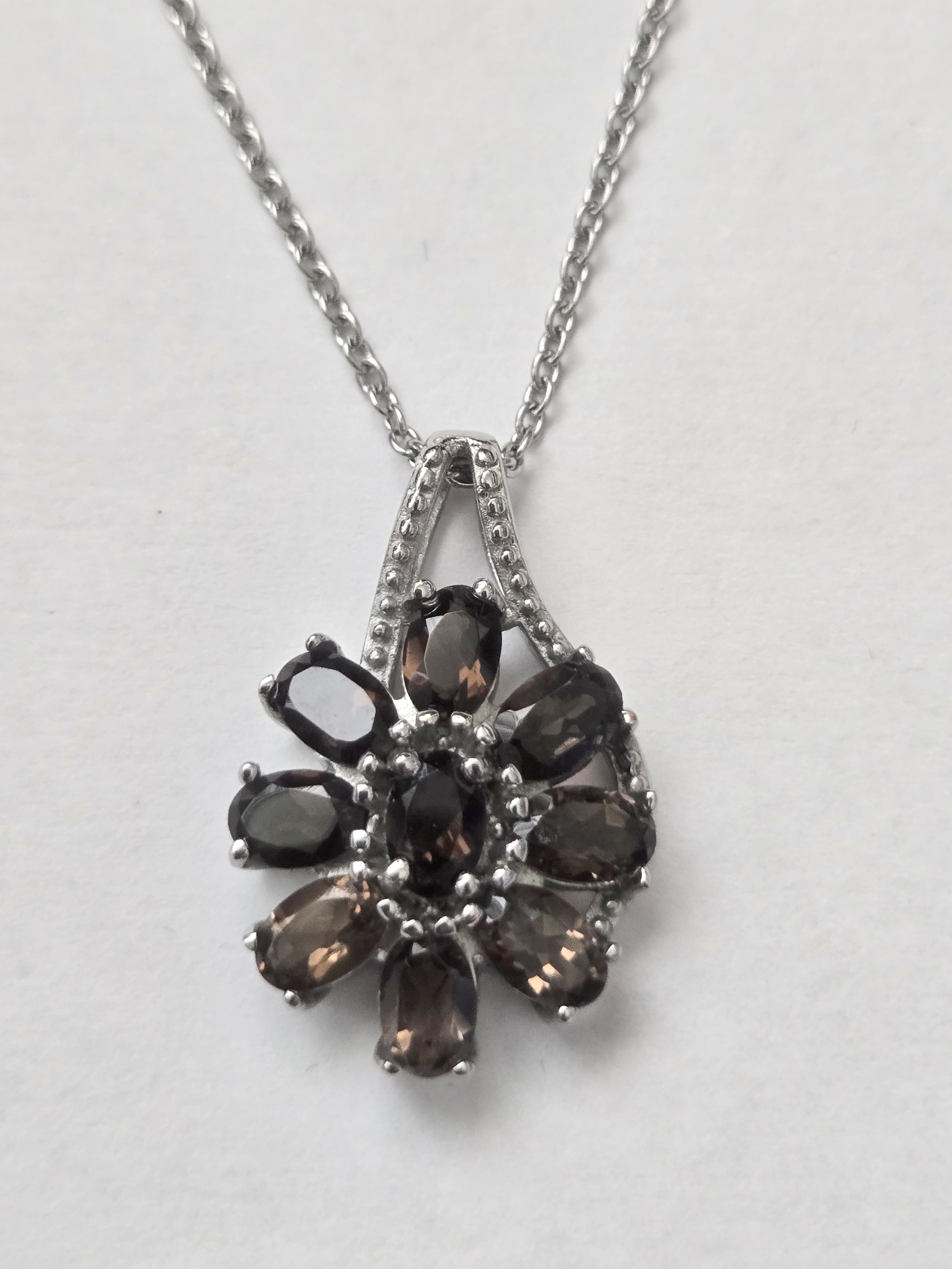 No Reserve Natural Smoky Quartz Pendant & Chain Necklace