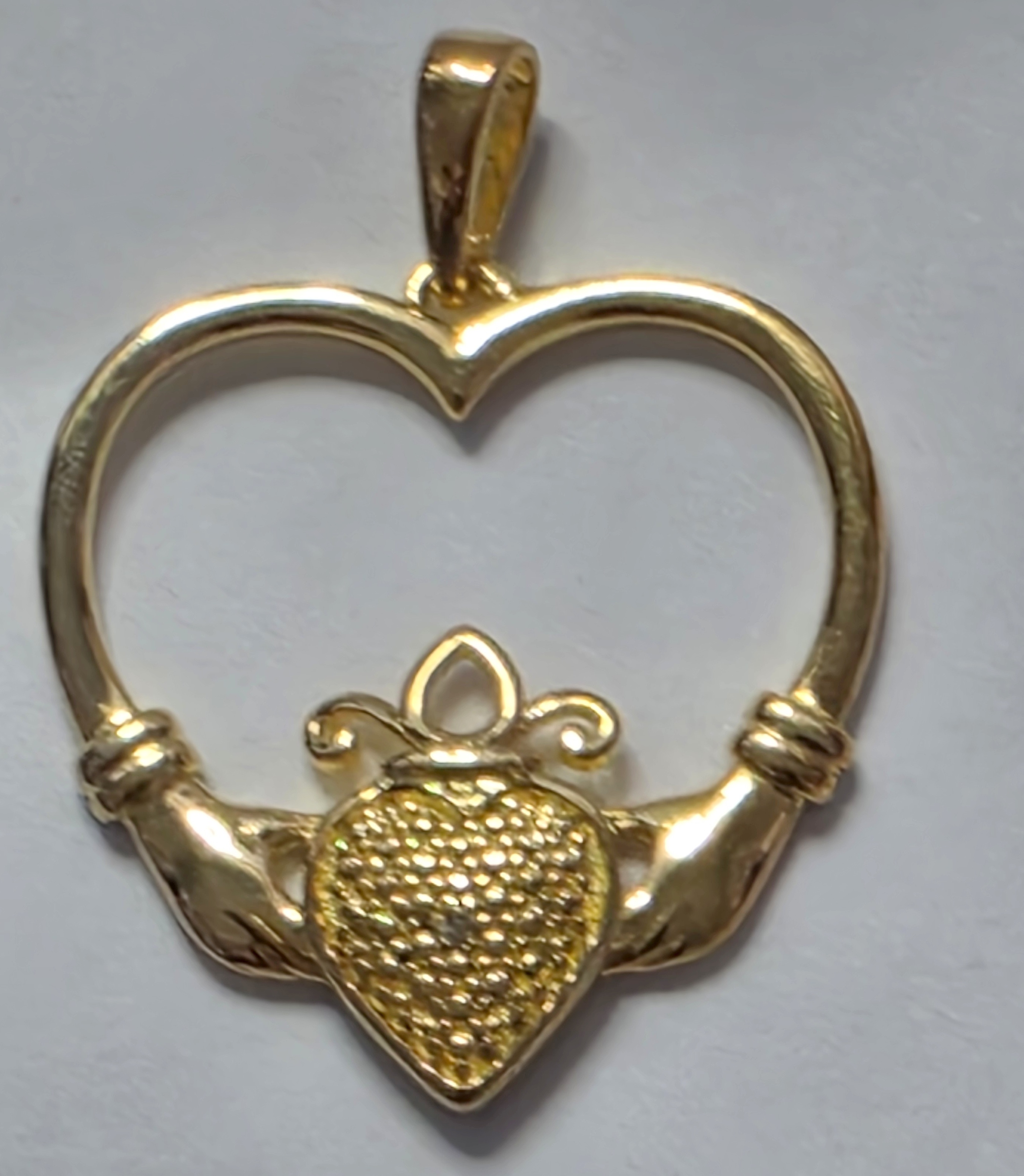 No Reserve Natural Diamond Claddagh Pendant 