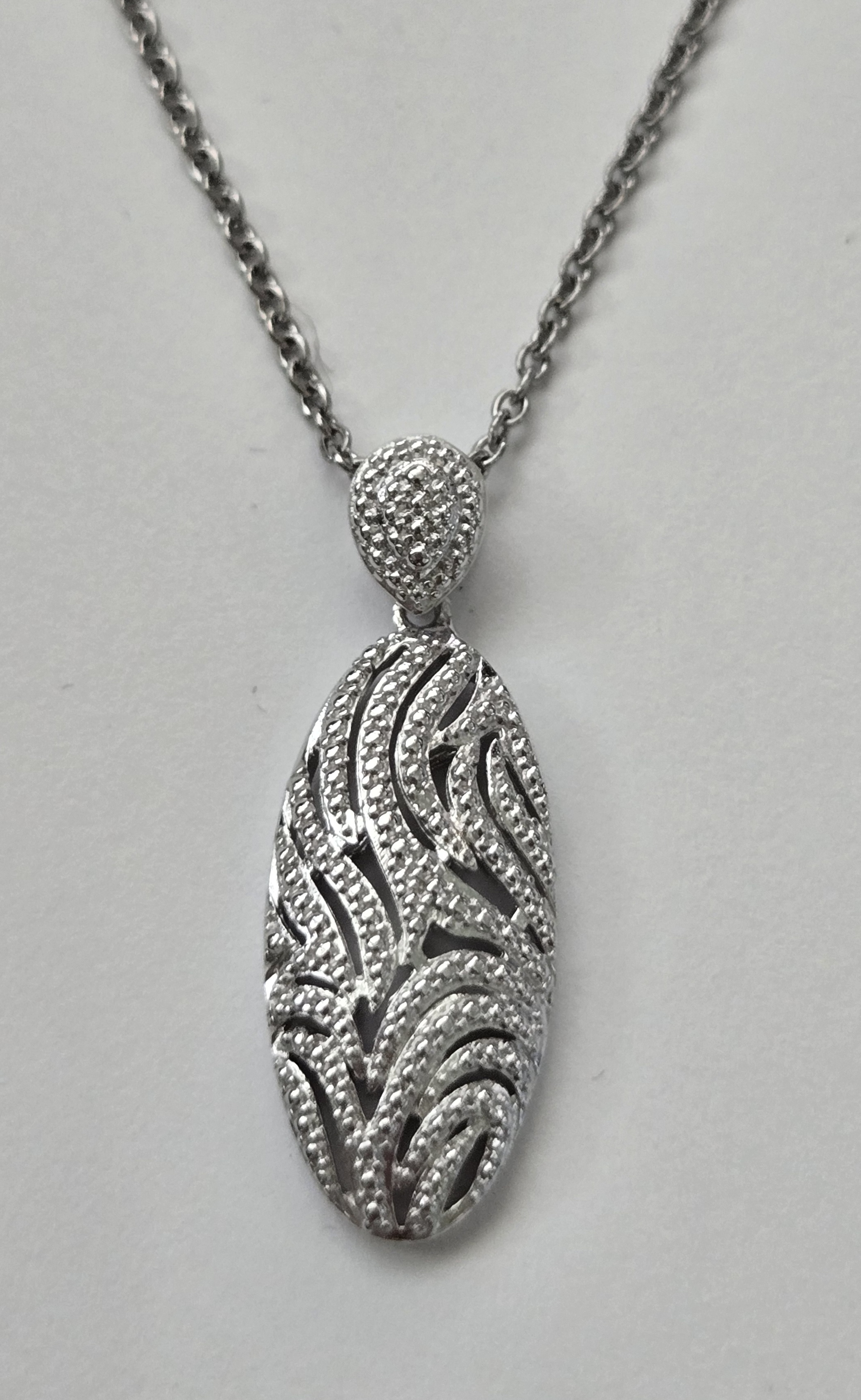 No Reserve Natural Diamond Pendant & Chain Necklace