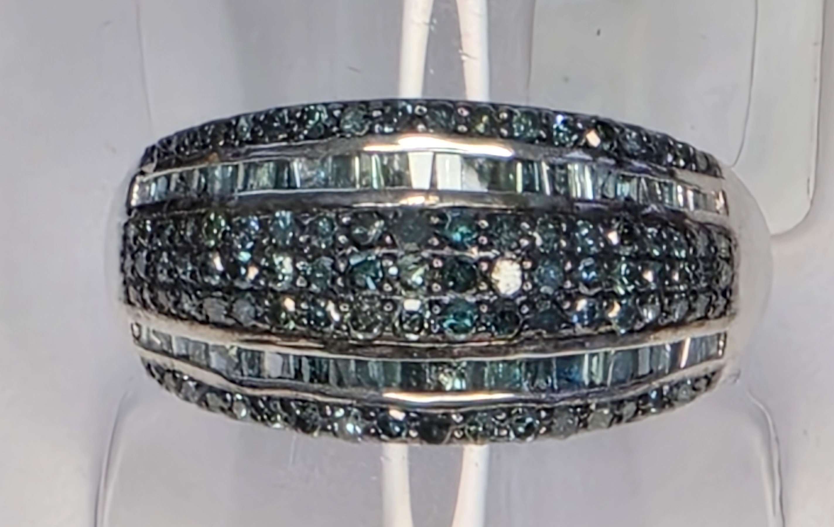 No Reserve 1.01 cl  Blue Diamond Ring Size 9