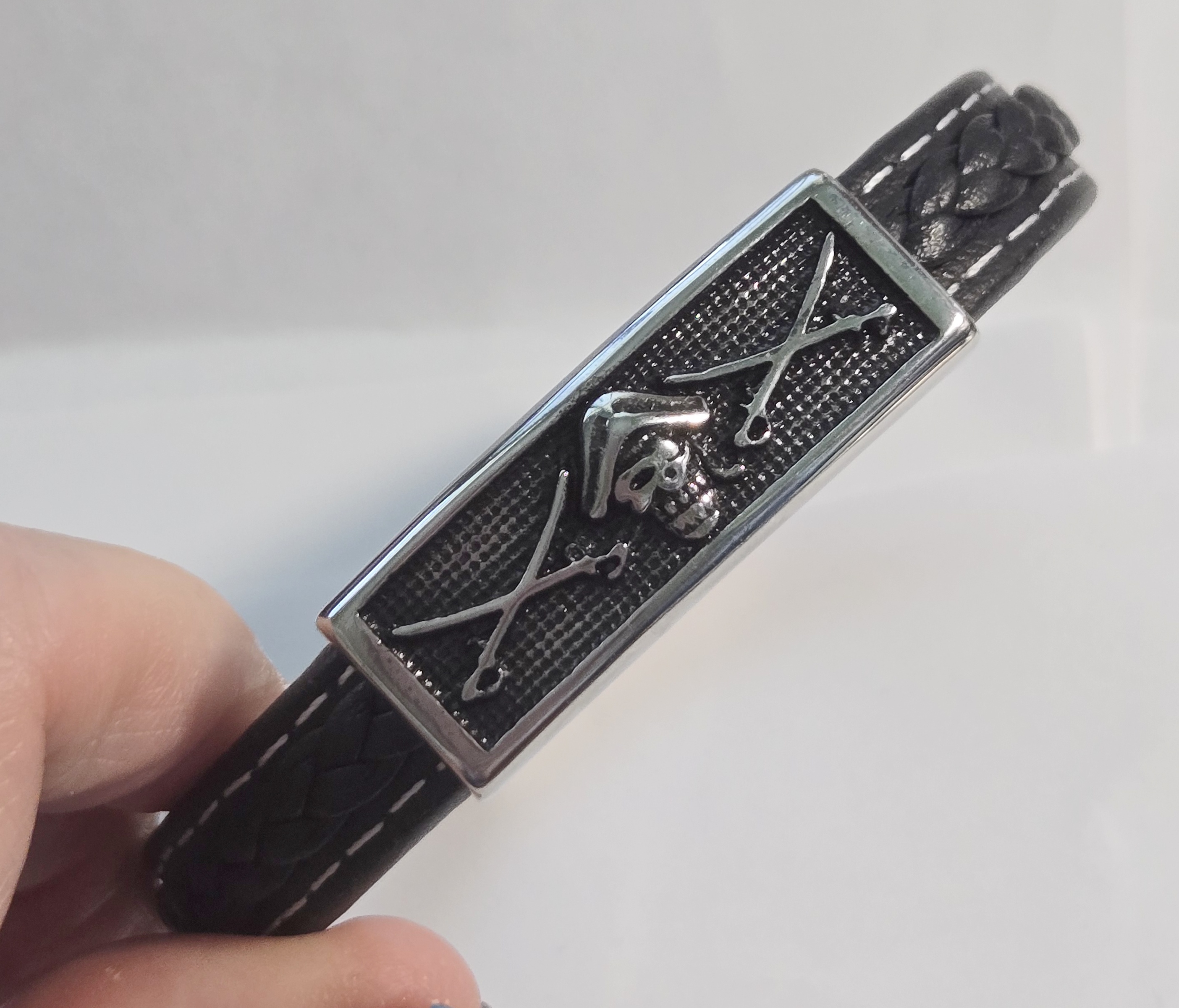 No Reserve .316L Stainless Steel Pirate Skull Swords Bracelet