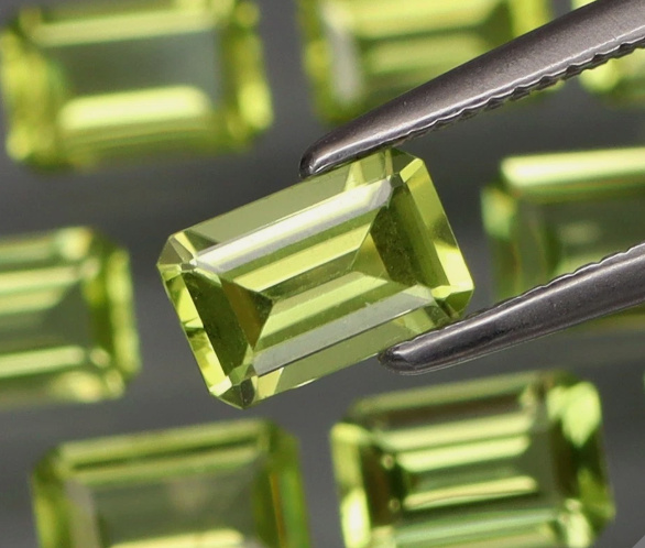 No Reserve VVS Natural Peridot Emerald Cut Loose Gemstone
