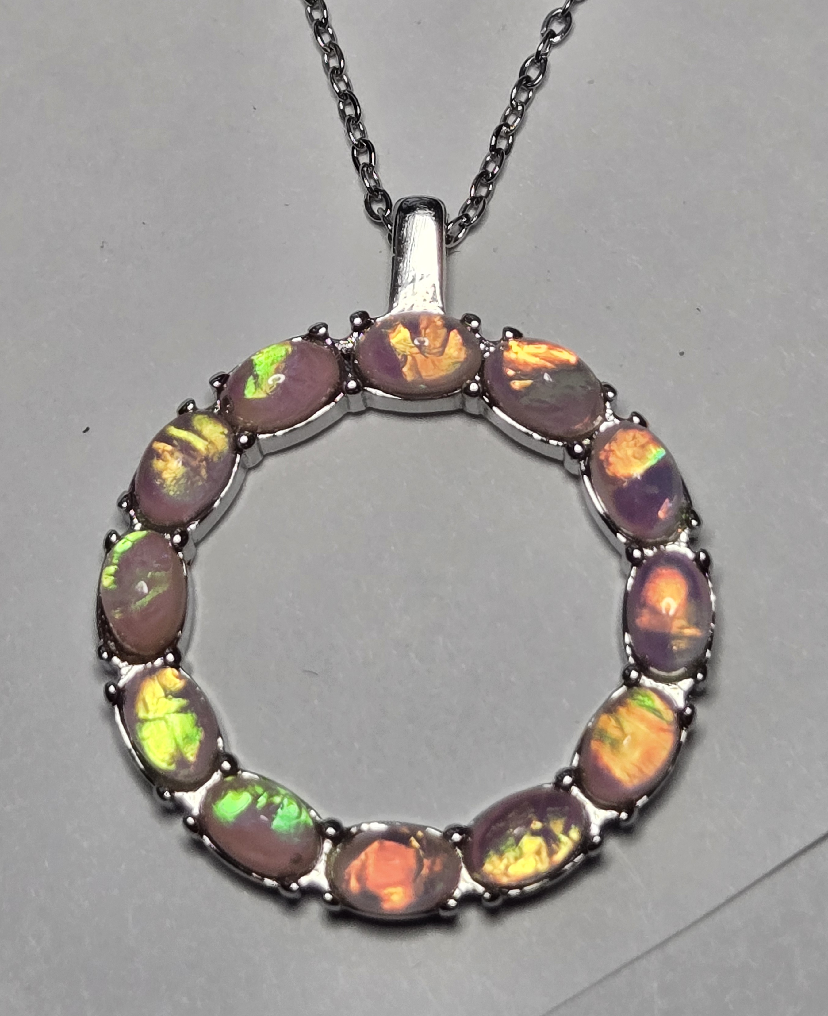 No Reserve Opal Circle Pendant & Chain Necklace