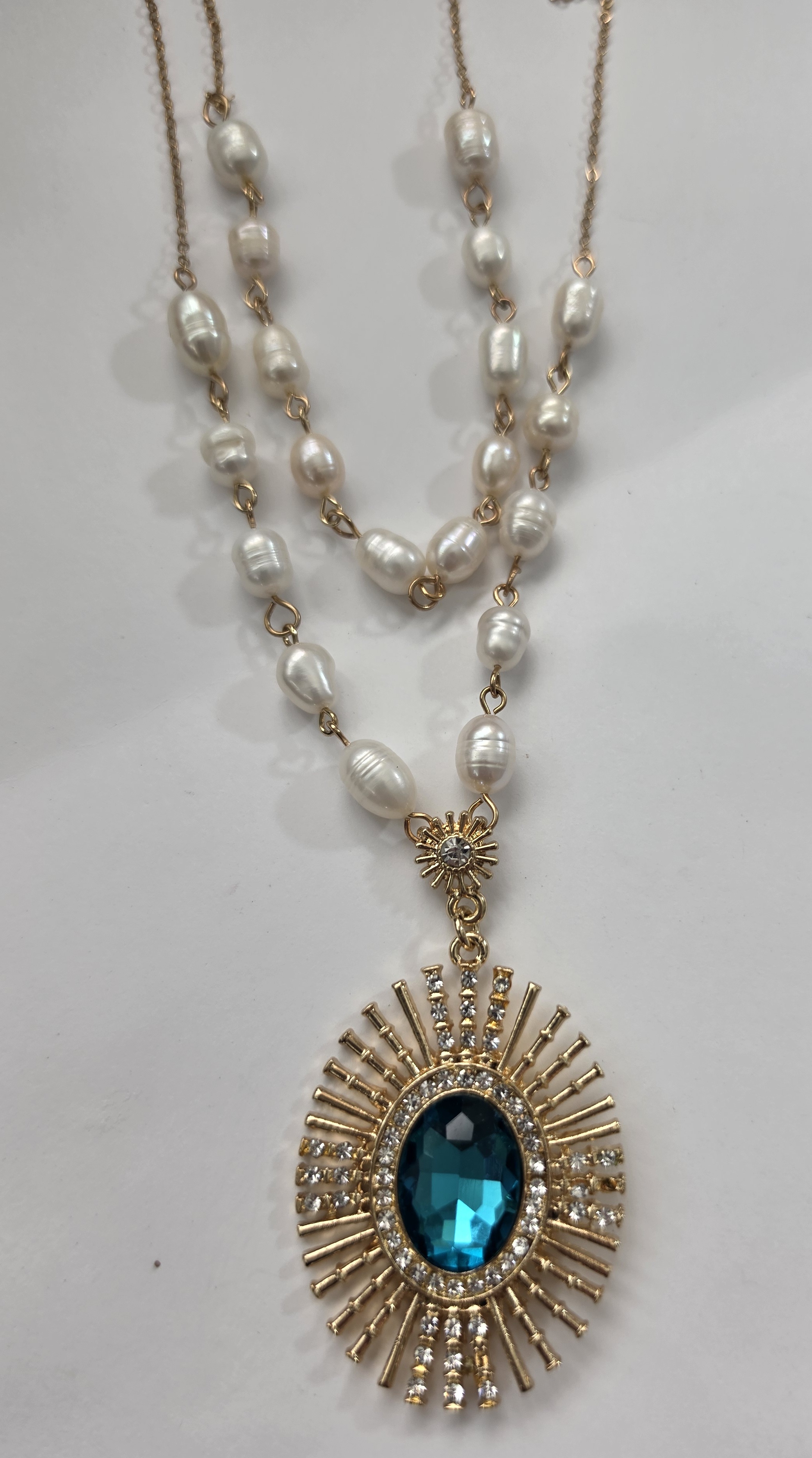No Reserve Natural Pearl & Austrian Crystal Pendant & Chain Necklace