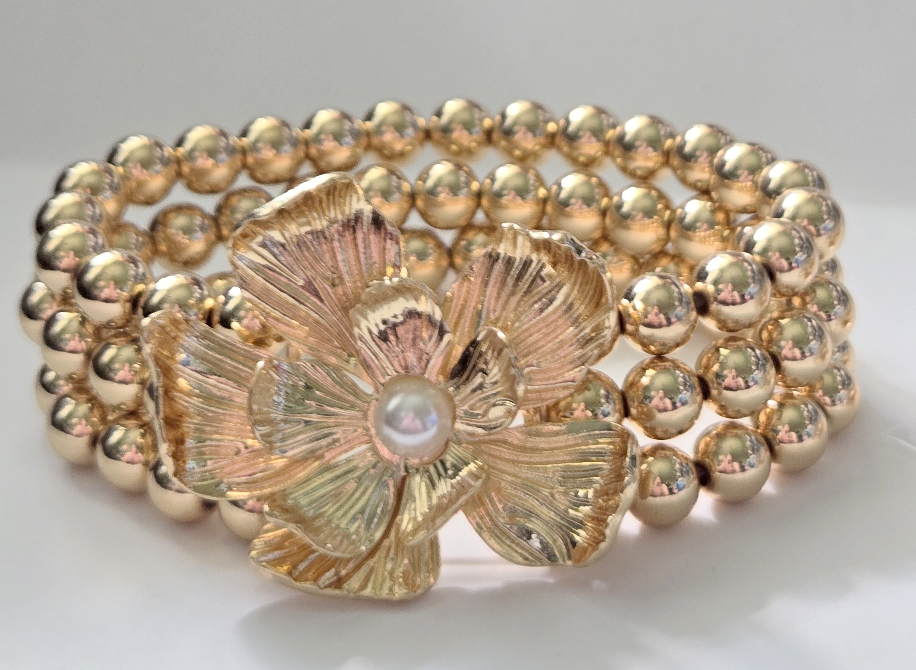 No Reserve Pearl Beaded Flower Bracelet