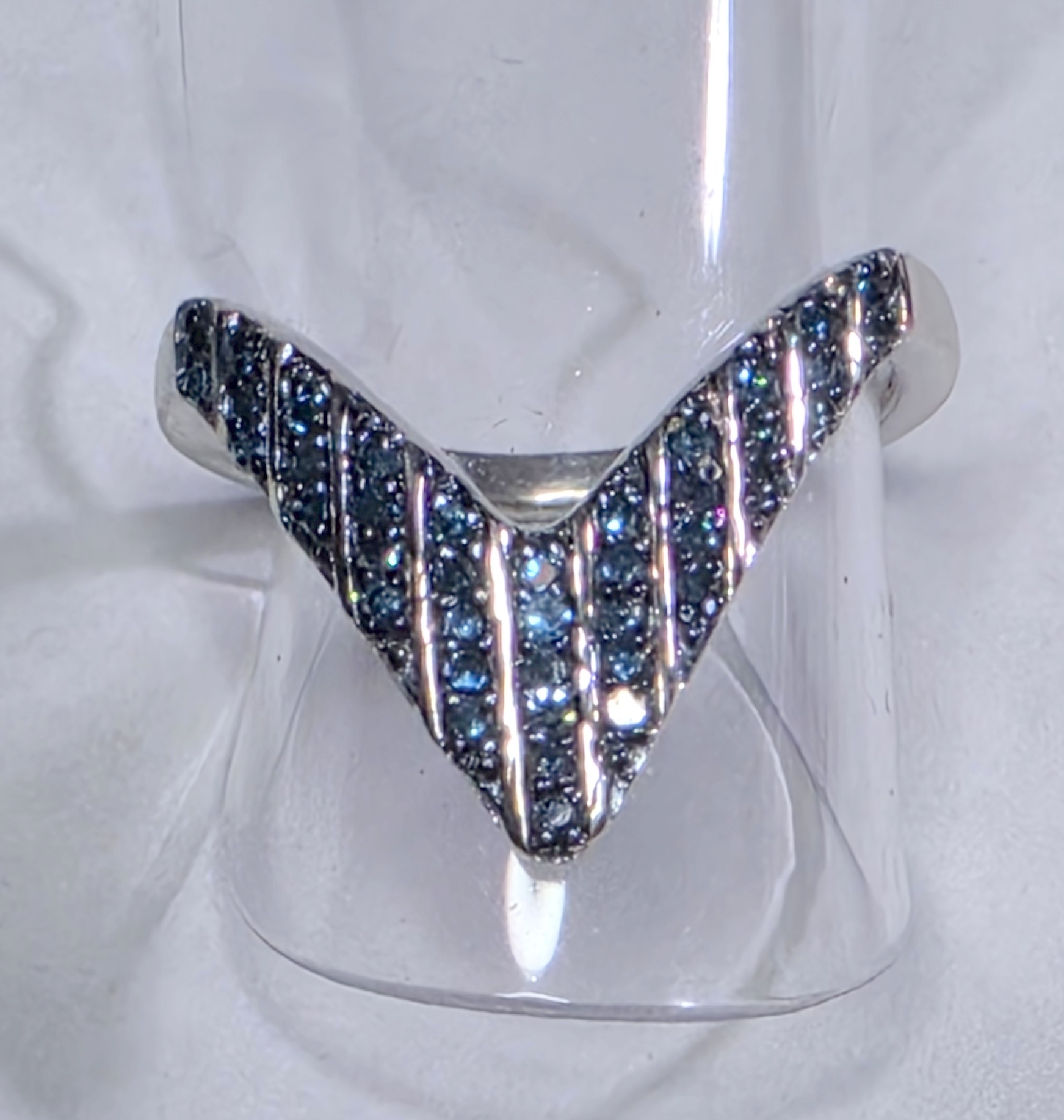 No Reserve  .22 ct Natural Diamond RIng Size 56