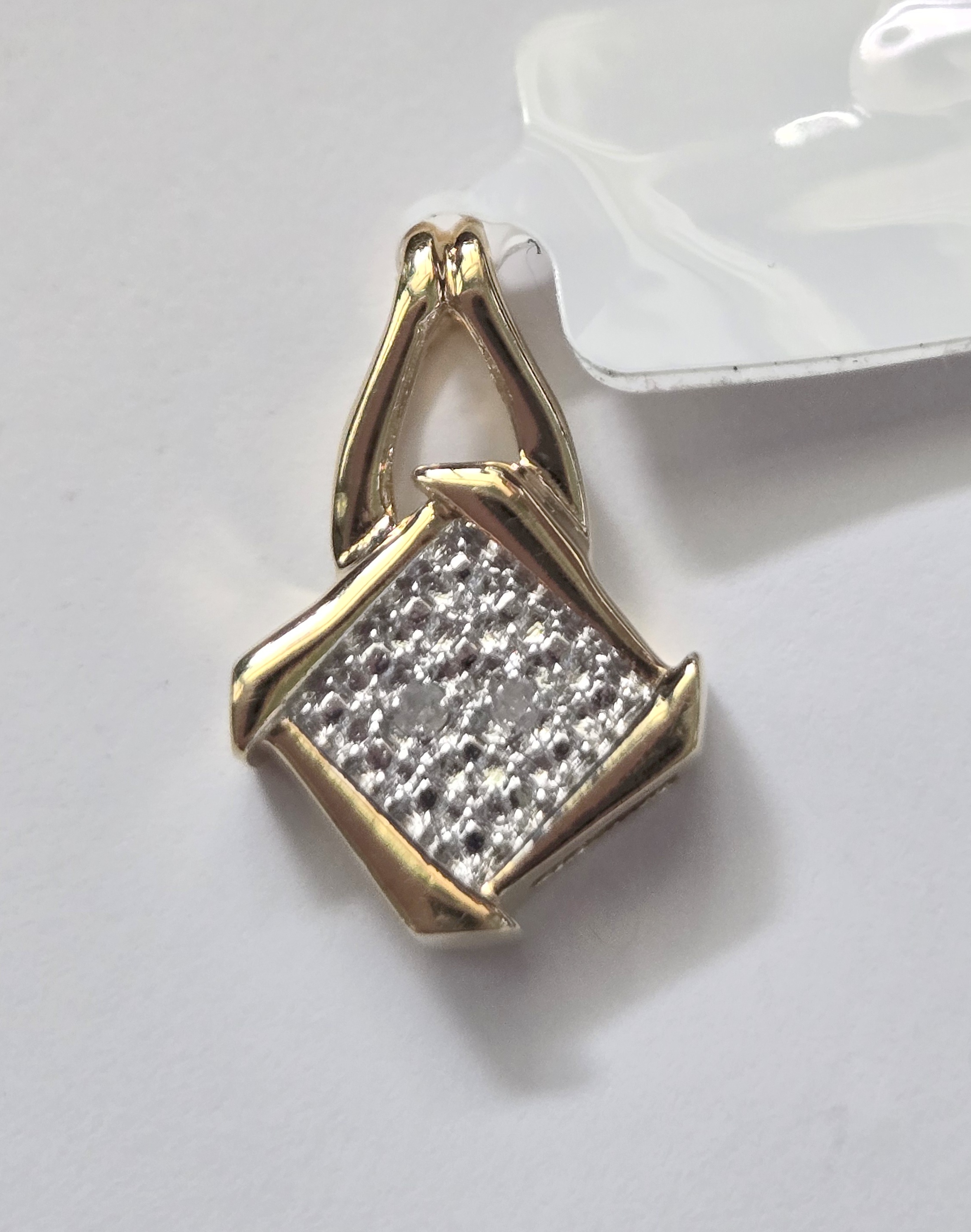 No Reserve Natural Diamond Pendant