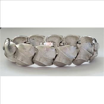 No Reserve Vintage Trifari Silver Toned Bracelet